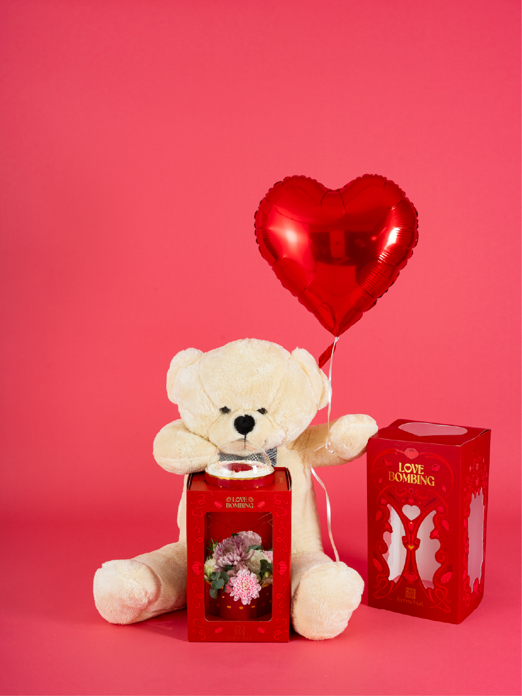 Love Bombing, Peluş Ayıcık, Uçan Balon