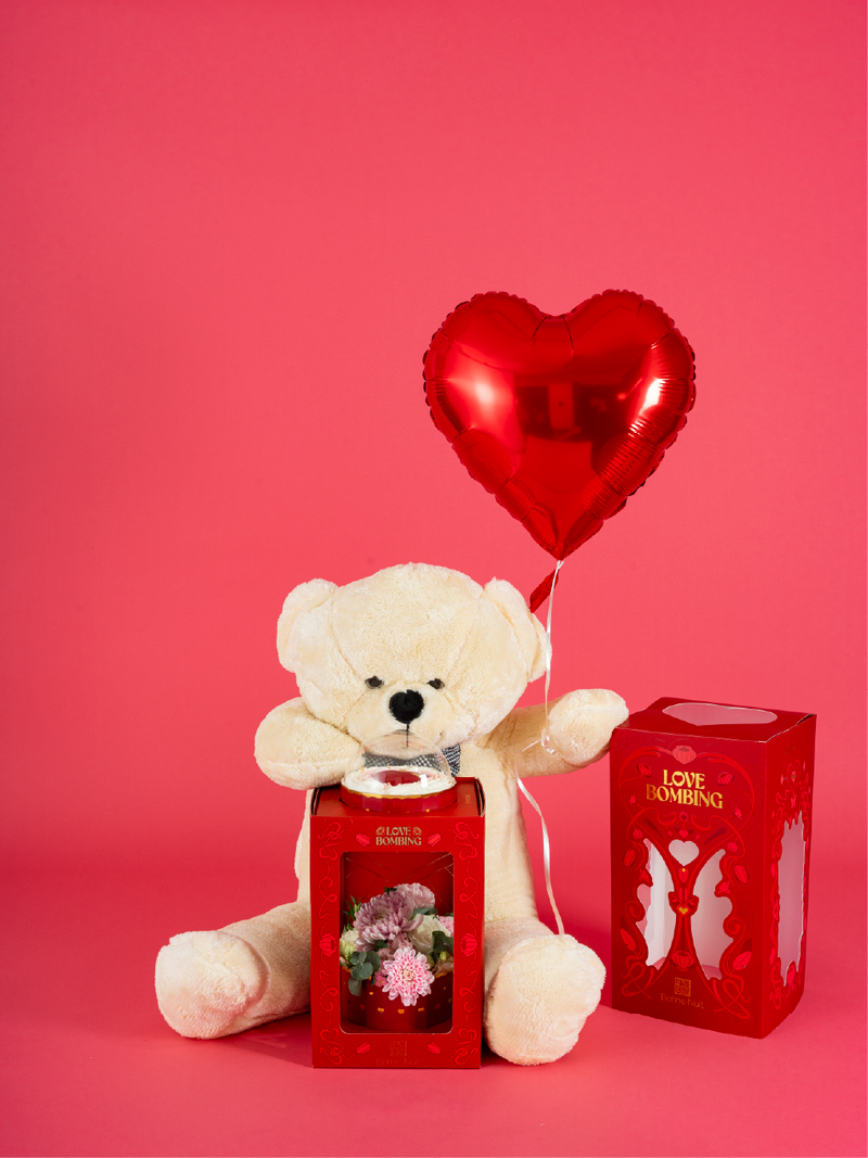 Love Bombing, Peluş Ayıcık, Uçan Balon